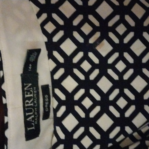 Dress - Picture 3 of 4